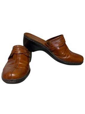 Clarks Brown Leather Studded Mule Clogs 9W Wide Lightweight